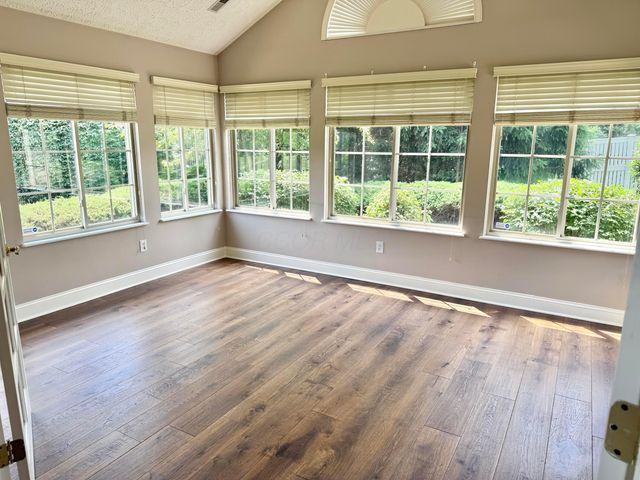6608 Lakeview Circle, Canal Winchester, OH 43110