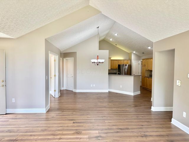 6608 Lakeview Circle, Canal Winchester, OH 43110