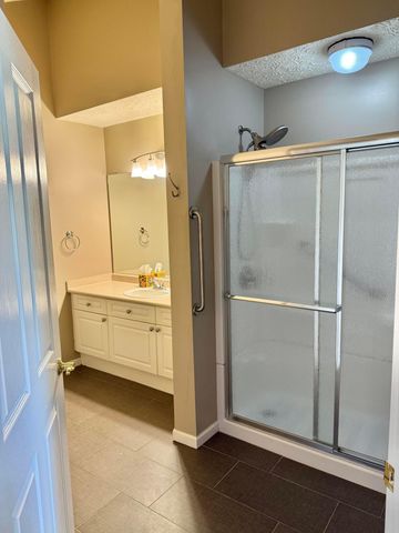 6608 Lakeview Circle, Canal Winchester, OH 43110