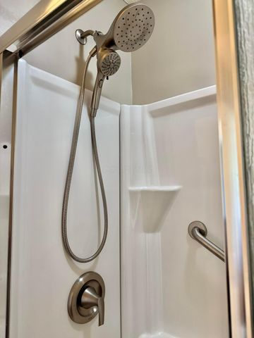 6608 Lakeview Circle, Canal Winchester, OH 43110