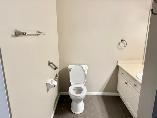 6608 Lakeview Circle, Canal Winchester, OH 43110