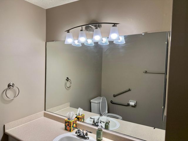 6608 Lakeview Circle, Canal Winchester, OH 43110