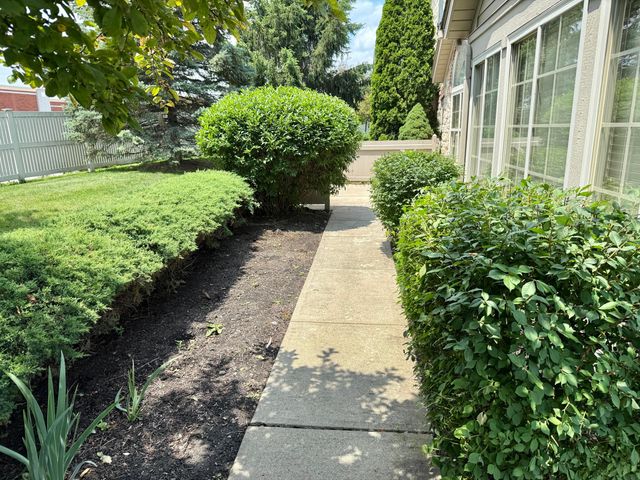 6608 Lakeview Circle, Canal Winchester, OH 43110