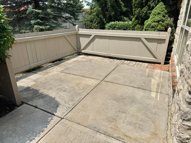 6608 Lakeview Circle, Canal Winchester, OH 43110