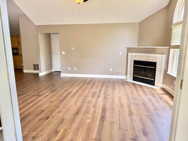 6608 Lakeview Circle, Canal Winchester, OH 43110