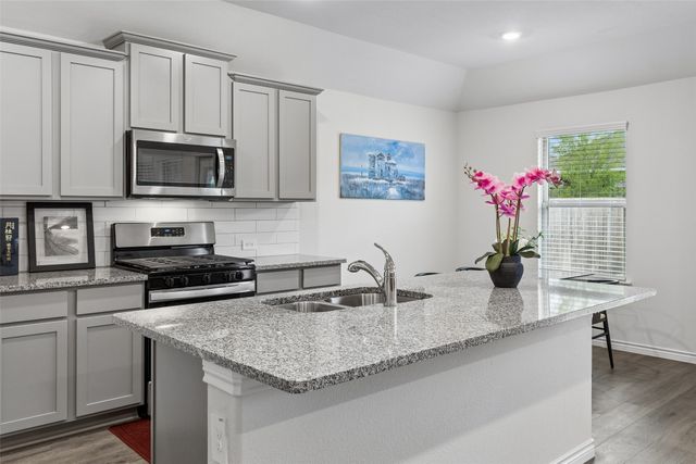 9721 Daisy Mae Lane, Aubrey, TX 76227