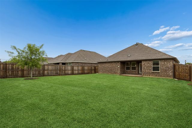 9721 Daisy Mae Lane, Aubrey, TX 76227