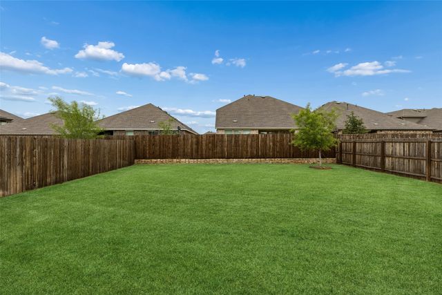 9721 Daisy Mae Lane, Aubrey, TX 76227