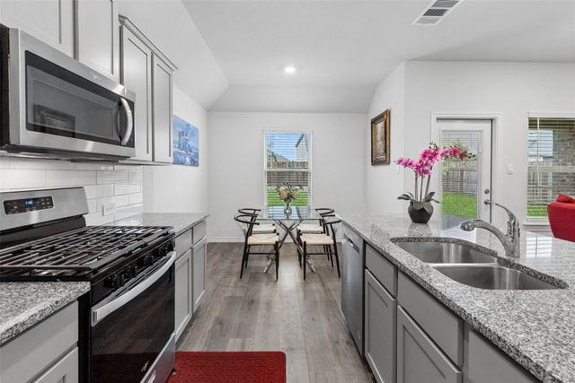 9721 Daisy Mae Lane, Aubrey, TX 76227