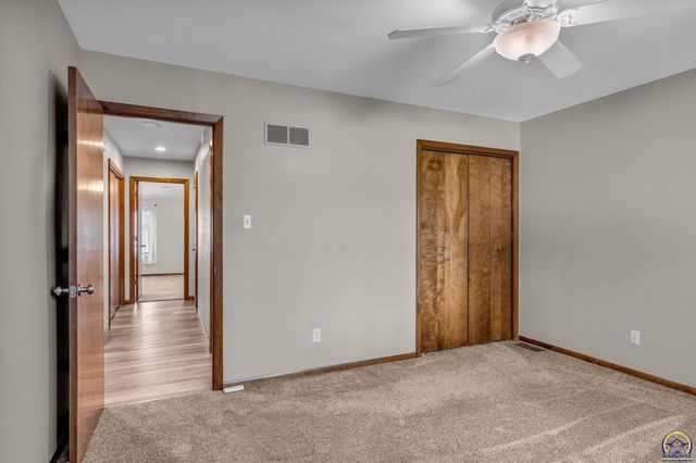 3022 SW Hunters LN, Topeka, KS 66614