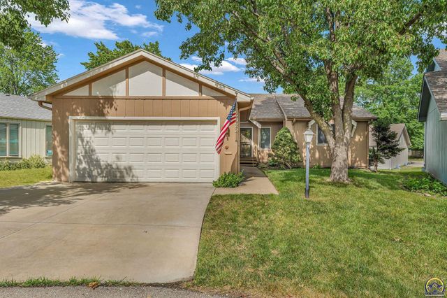 3022 SW Hunters LN, Topeka, KS 66614