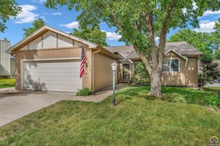 3022 SW Hunters LN, Topeka, KS 66614