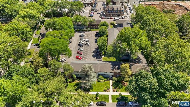 23-08 Howard D, Fair Lawn, NJ 07410