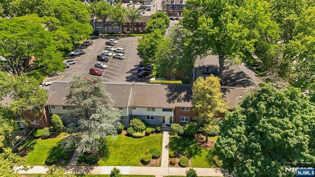 23-08 Howard D, Fair Lawn, NJ 07410