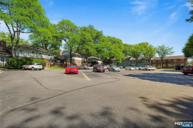 23-08 Howard D, Fair Lawn, NJ 07410