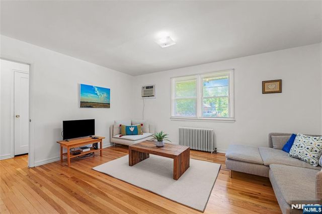 23-08 Howard D, Fair Lawn, NJ 07410