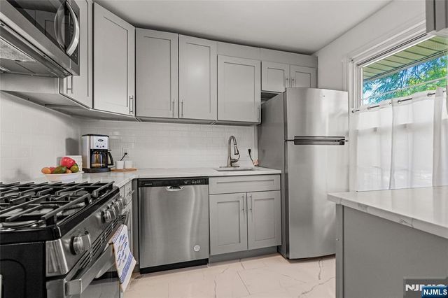 23-08 Howard D, Fair Lawn, NJ 07410