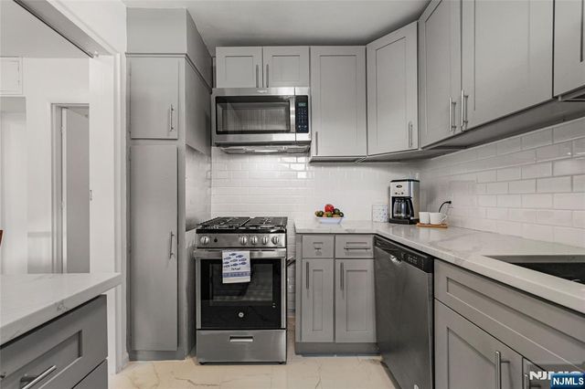 23-08 Howard D, Fair Lawn, NJ 07410