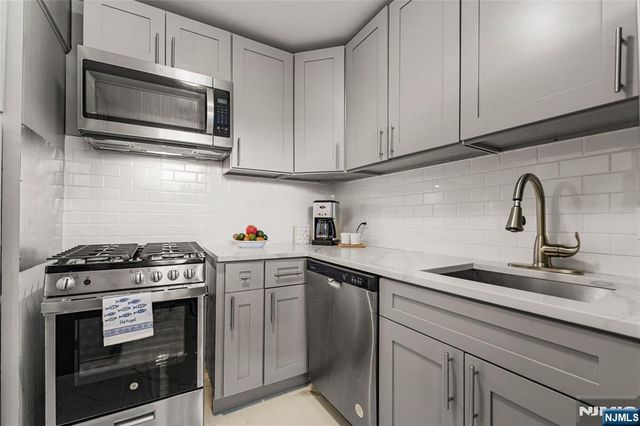 23-08 Howard D, Fair Lawn, NJ 07410