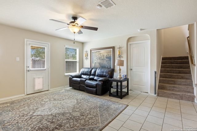 255 Elisabeth Run, San Antonio, TX 78253