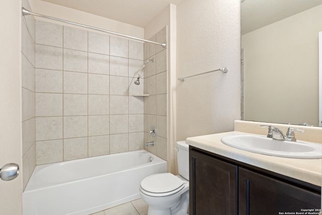 255 Elisabeth Run, San Antonio, TX 78253