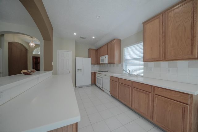 39 Belcarra Place, The Woodlands, TX 77382