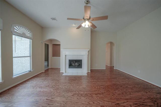 39 Belcarra Place, The Woodlands, TX 77382