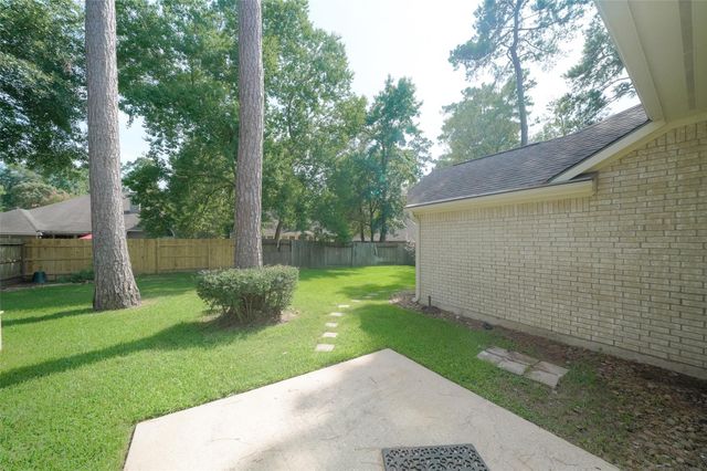 39 Belcarra Place, The Woodlands, TX 77382