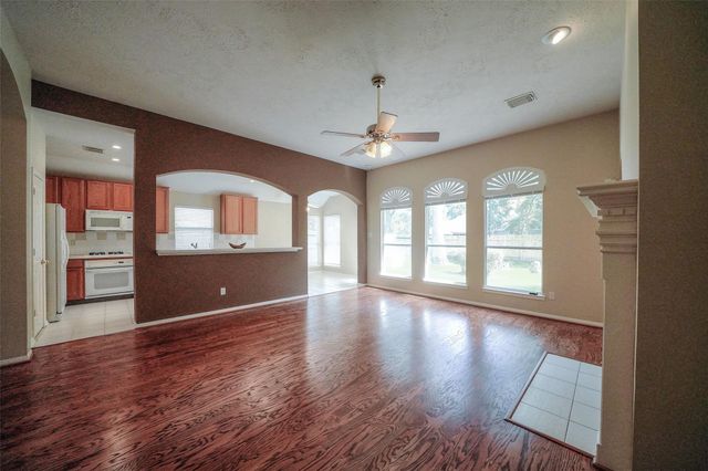 39 Belcarra Place, The Woodlands, TX 77382