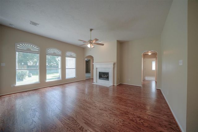 39 Belcarra Place, The Woodlands, TX 77382