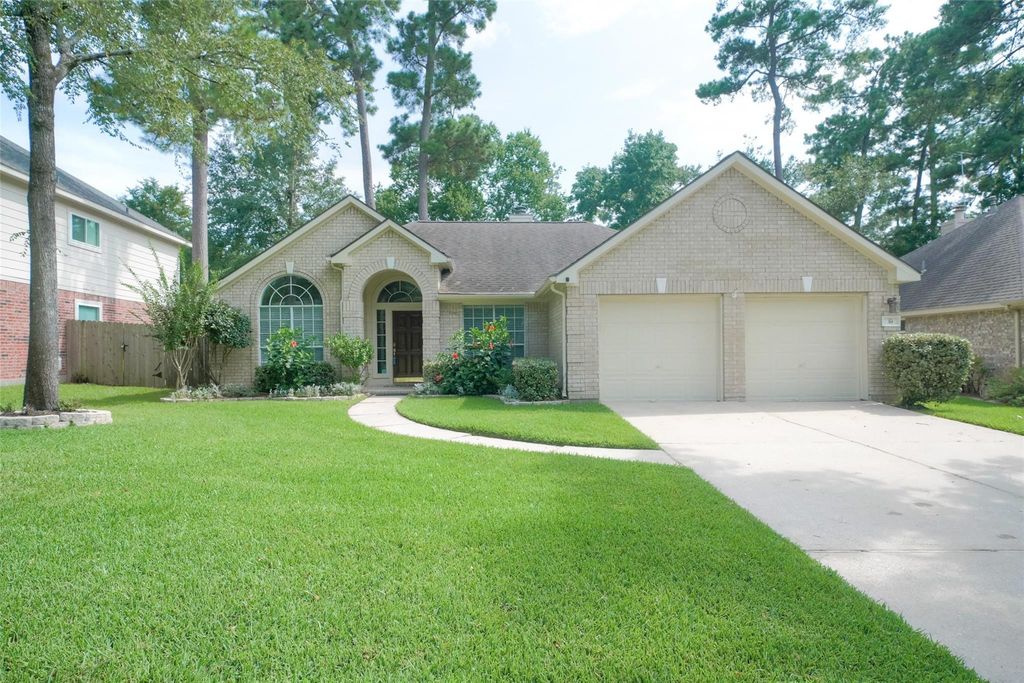 39 Belcarra Place, The Woodlands, TX 77382
