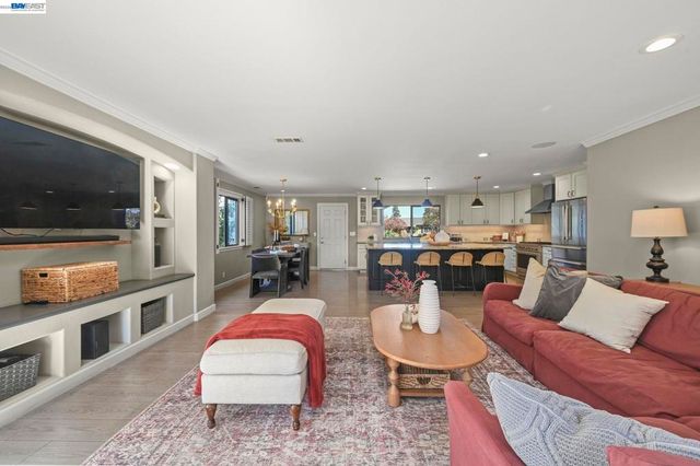 181 Paraiso Dr, Danville, CA 94526