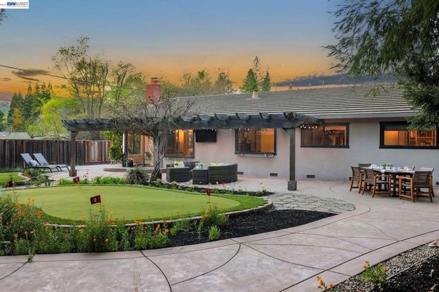 181 Paraiso Dr, Danville, CA 94526