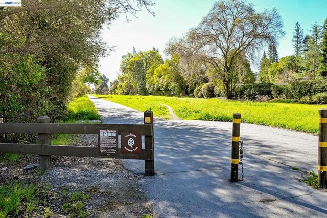 181 Paraiso Dr, Danville, CA 94526