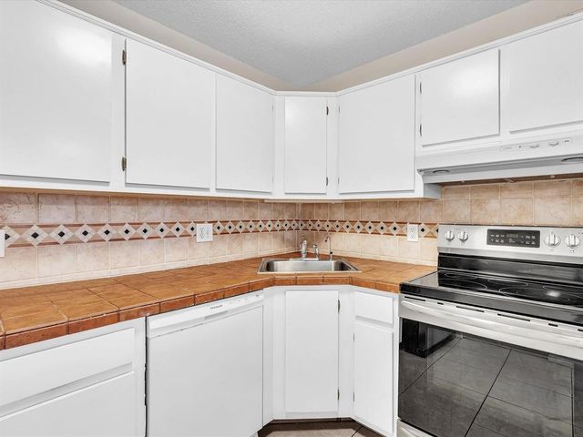 305 Knotty Pine Circle A2, Greenacres, FL 33463