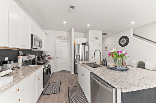 8748 Silver Perch Lane, Charleston, SC 29420