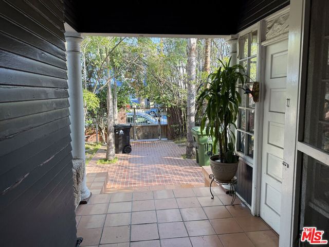 1625 S Bonnie Brae Street, Los Angeles, CA 90006