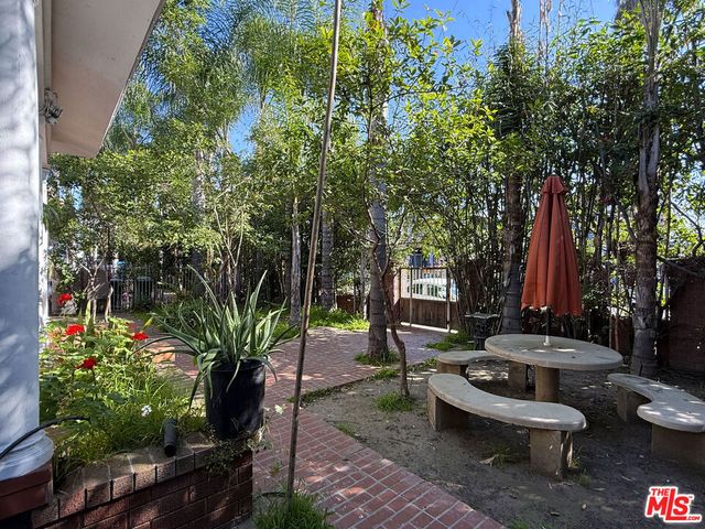 1625 S Bonnie Brae Street, Los Angeles, CA 90006