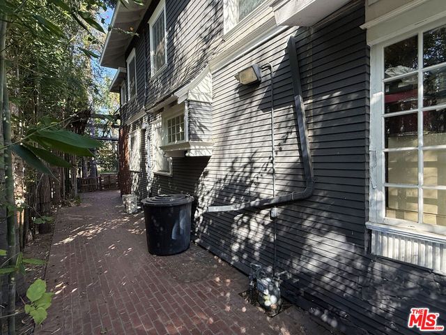 1625 S Bonnie Brae Street, Los Angeles, CA 90006