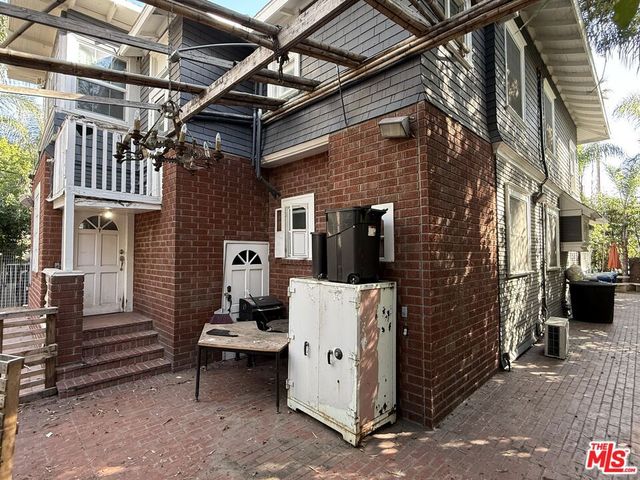 1625 S Bonnie Brae Street, Los Angeles, CA 90006