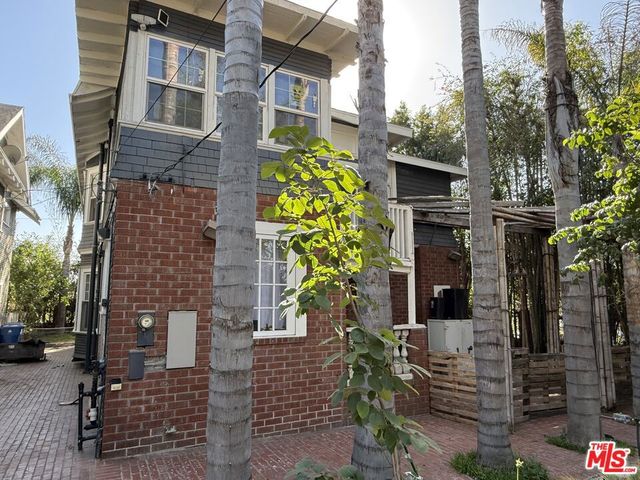 1625 S Bonnie Brae Street, Los Angeles, CA 90006