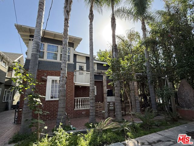 1625 S Bonnie Brae Street, Los Angeles, CA 90006