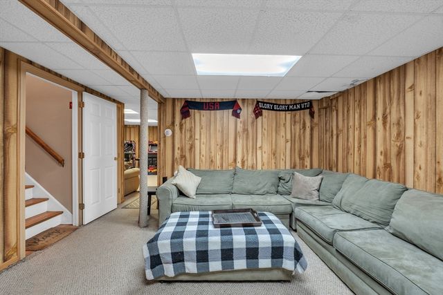 50 Old Spencer Rd, Charlton, MA 01507