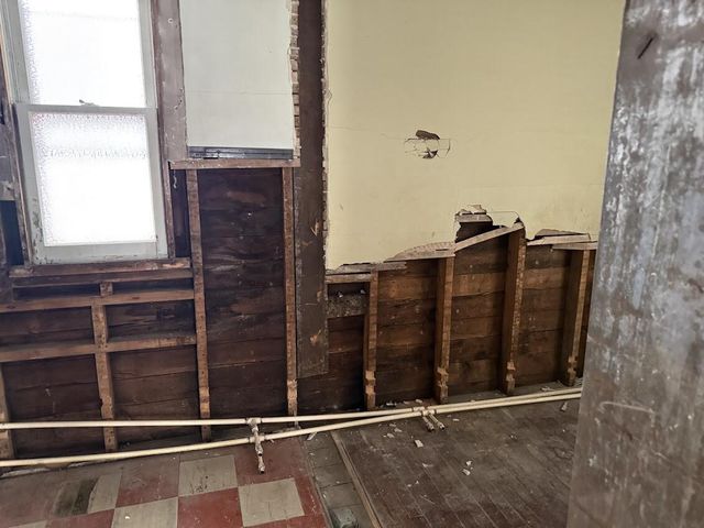 3156 6th STREET, Milwaukee, WI 53212