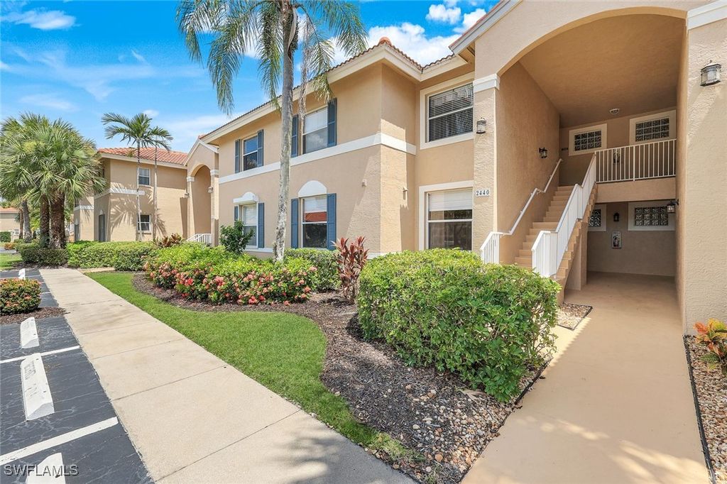 2440 Millcreek LN 103, Naples, FL 34119
