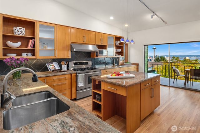 118 Highland Drive, Seattle, WA 98109