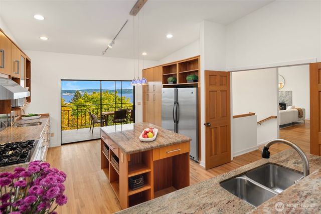 118 Highland Drive, Seattle, WA 98109