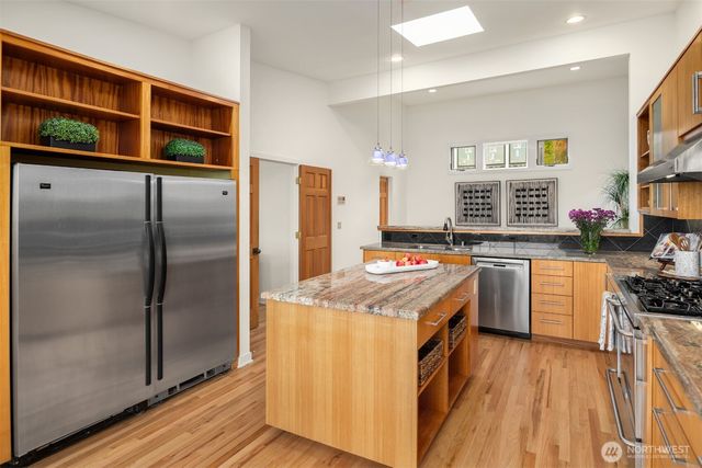 118 Highland Drive, Seattle, WA 98109