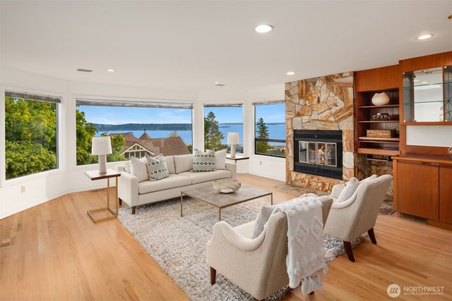 118 Highland Drive, Seattle, WA 98109