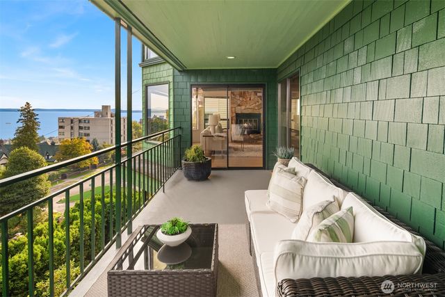 118 Highland Drive, Seattle, WA 98109